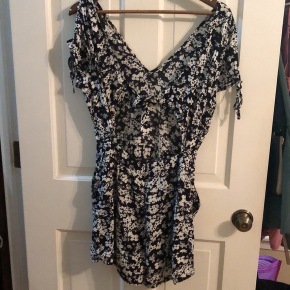 Express Romper - Picture 5 of 6
